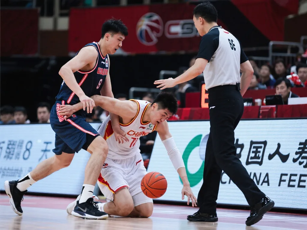 另一位游泳